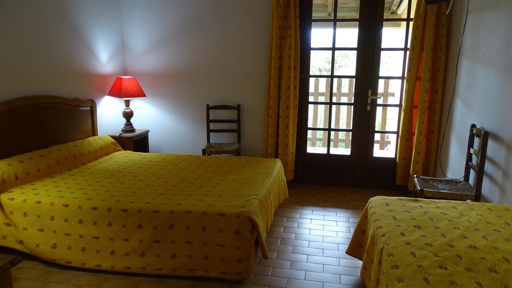 Auberge de la Fadaise Saintes-Maries-de-la-Mer Habitación foto